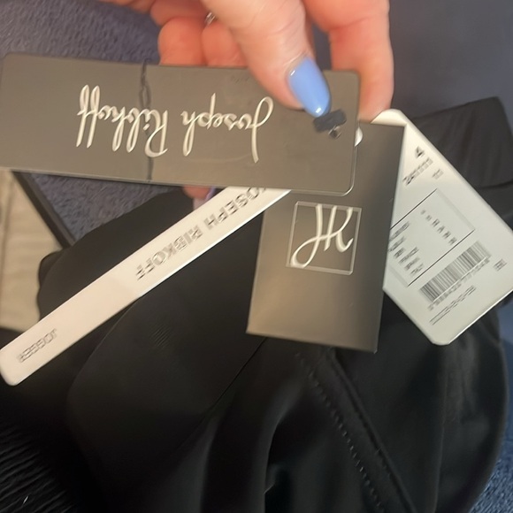 Joseph Ribkoff Pants Joggers NWT Bow Detail at Hem Black Size 4 Side Pockets - Picture 10 of 11